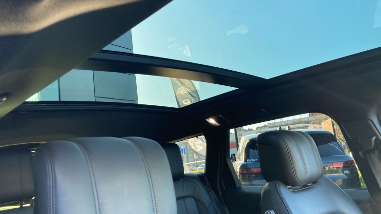 Land Rover Range Rover Sport 3.0 D300 HSE Dynamic Black 5dr Auto Diesel Estate